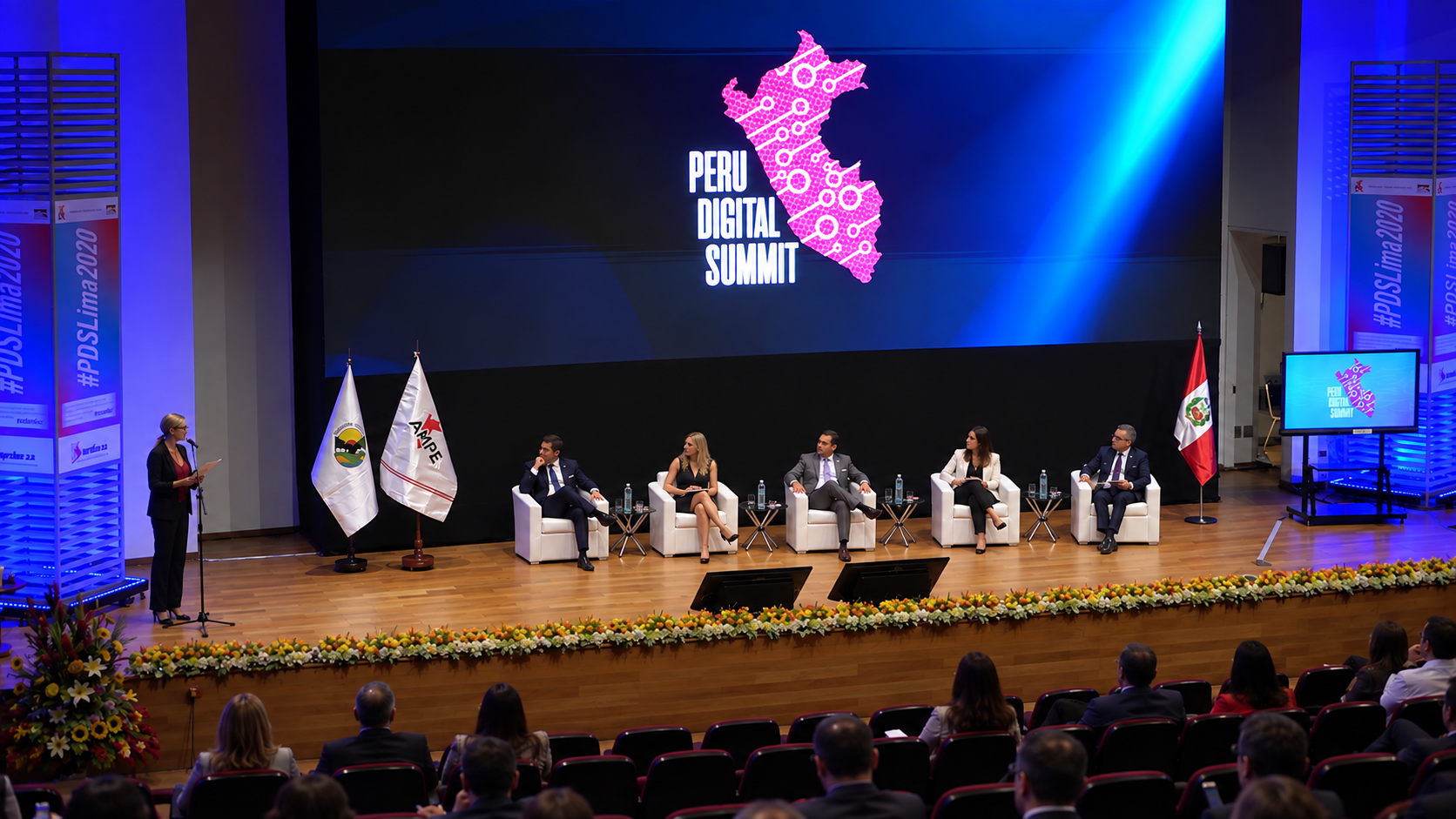 Panel de Perú Digital Summit sobre transformación digital